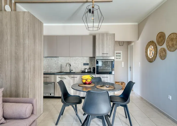 Deluxe Seaside For 4 Appartement Kandia